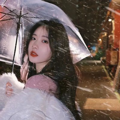海滨艳妇